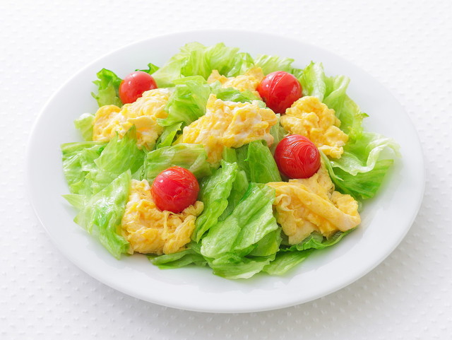 「ふわふわ卵とシャキシャキレタスのマヨソテー」