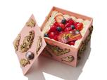 「＜キンプトン新宿東京＞Holiday Jewel Box」＜価格：6,500円（税込）＞【東急百貨店の“2025年クリスマスケーキ＆デリ・オードブル ”10月1日より予約開始！「SHIBUYA FOOD ISLANDS」には限定品が登場！】