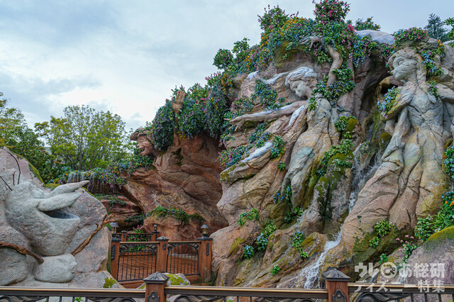 ファンタジースプリングス ロックアート