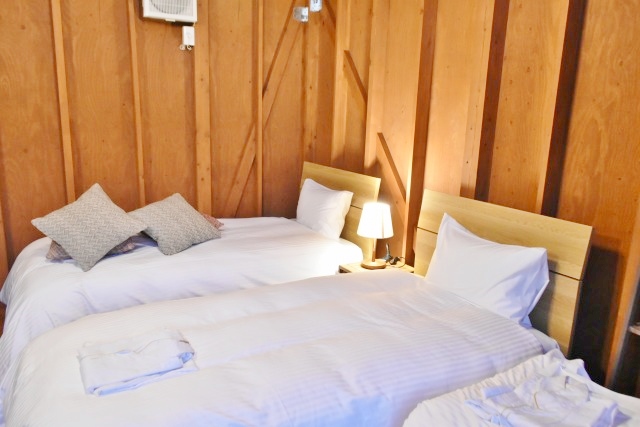 ベッドメイクもほぼホテルと変わらない