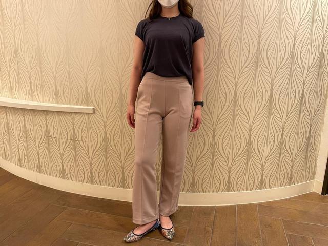 【ユニクロ ストレッチダブルフェイスストレートパンツ】ピンクSサイズ着用