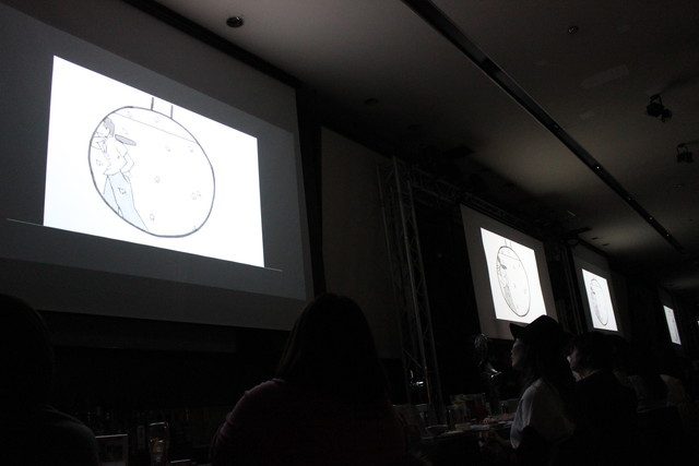 イケメソ男子に癒されナイト：お客さんも映像に見入る