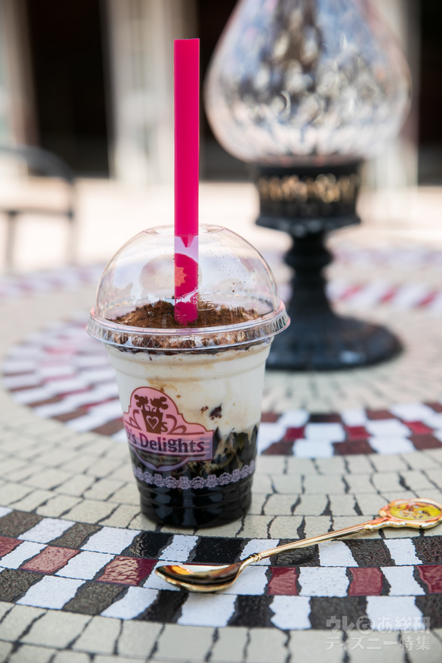 D’s Delights バニラスムージー＆コーヒーゼリー（チョコレートクランチ入り）¥500