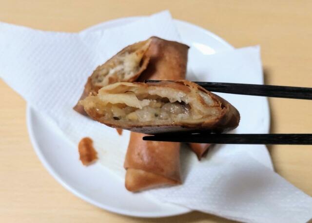 【味の素 豚肉とキャベツの五目春巻 900g（20個） 1358円】各種具材の食感と風味の違いを楽しめる