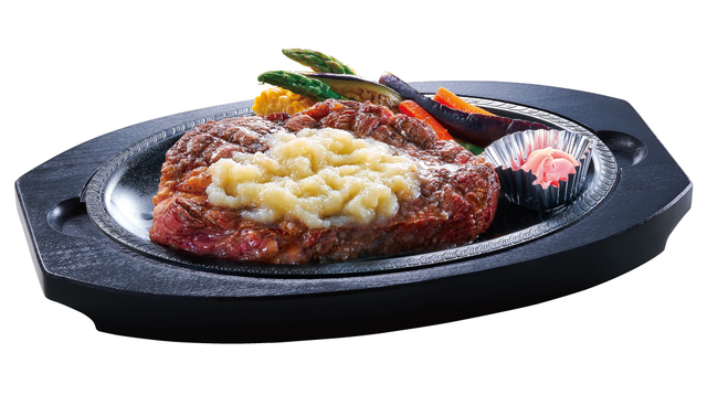 肩ロースを使用したステーキに“ニンニク”を豪快にのせたすたみなステーキ