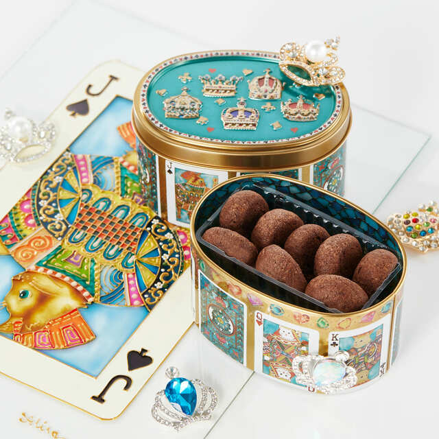 【青山デカーボ「ネコのトランプ缶」】チョコレート風味の米粉クッキー入り