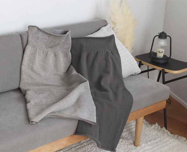 「もちはだ×bon moment　オーバースカート」5,610円（税込み） / 全2色