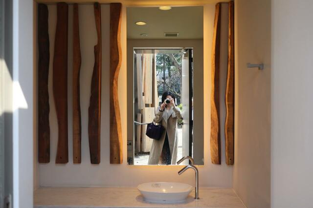 女性用トイレの手洗い場