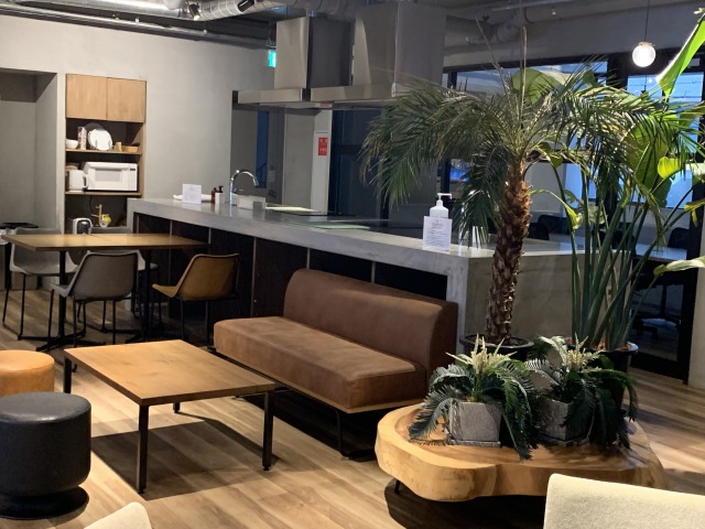 ゲストが使用できる共同キッチンも併設されている