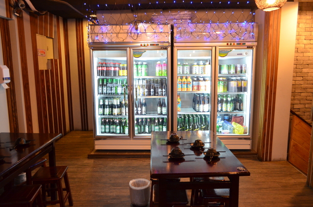 お酒が置いていない店が多い台湾だが、鍋の店ではかならずと言っていいほどお目にかかれる