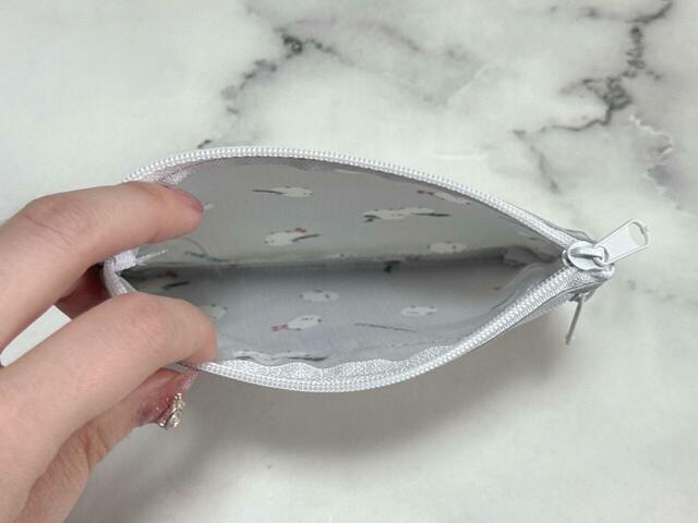 メイン収納スペースは透けない仕様