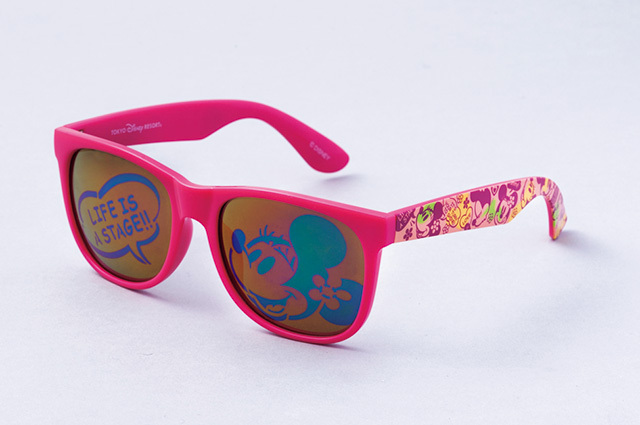 東京ディズニーランド　【ハリントンズ･ジュエリー＆ウォッチ】ファッション用グラス 1700円　グラスにキャラクターの顔が映るファッショナブルなめがね。（2015.3/19～）©Disney