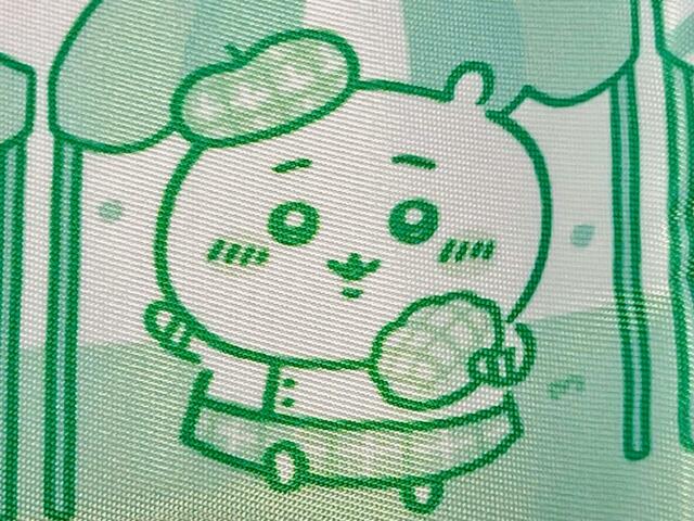 【ファミリーマート×ちいかわエコバッグ】パン屋さん風の制服がとっても似合っているちいかわ♡メロンパンを持っています！