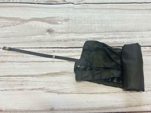 くるくる丸めて折りたたんで…「ALEXANDRE DE PARIS（アレクサンドル ドゥ パリ）折りたためるフリルトートバッグ」