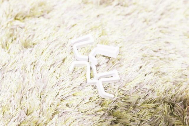 【山崎実業Tower マグネット ミラー&収納ラック】プラスチック製のフックが4つ付属