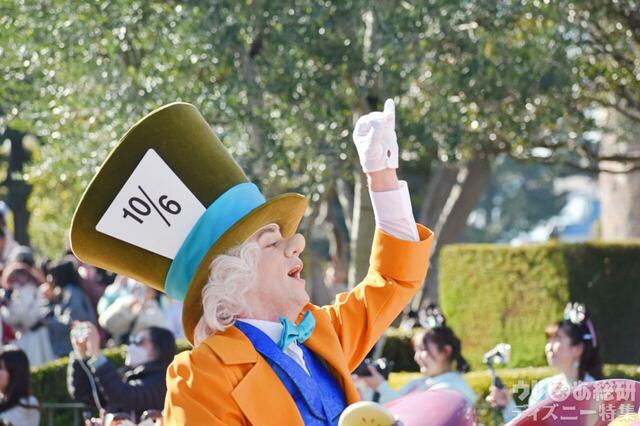 東京ディズニーランド「イッツ・ア・スウィーツフルタイム!」の模様:「ディズニー・パルパルーザ」第3弾「ヴァネロペのスウィーツ・ポップ・ワールド」