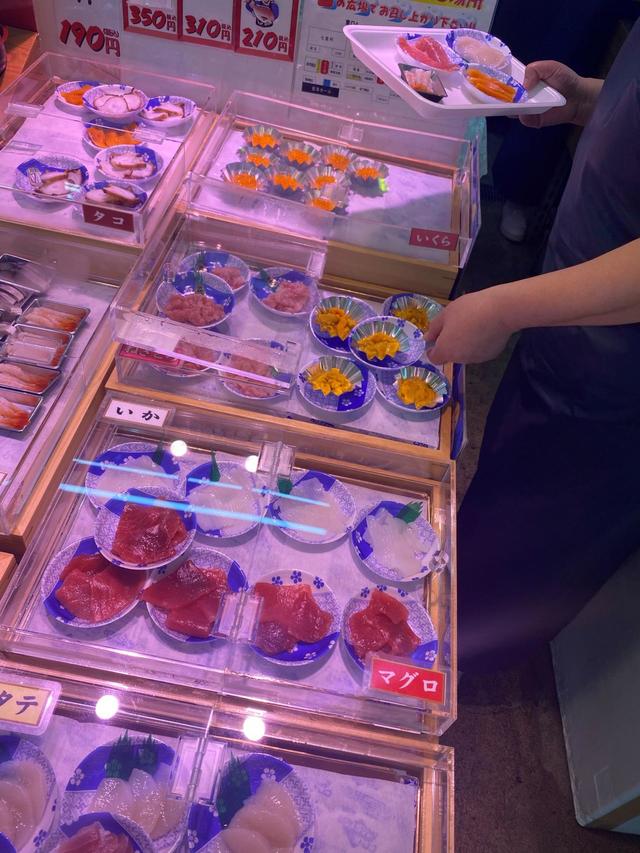 【八食センター】「のっけ丼」用の具材。あれもこれも食べたくなる！