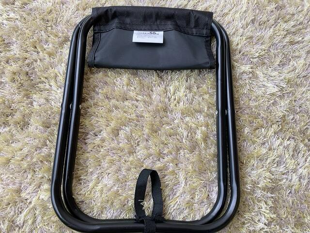 【ダイソー 背もたれがないDAISO（ダイソー）レジャー椅子】耐荷重は50kgまで