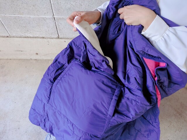 【ワークマン レディースディアテックスマルチウォームポンチョ】お腹のポケットを引き出し…