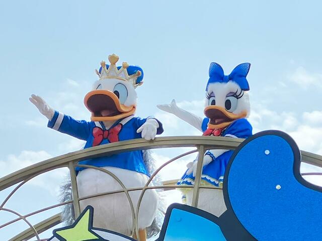 「クワッキーセレブレーション★ ドナルド・ザ・レジェンド!」のようす【「ディズニー・パルパルーザ“ドナルドのクワッキー・ダック!ダック!ダックシティ!”」】