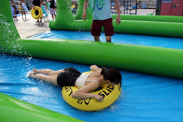 スライド・ザ・シティ／イベントの模様