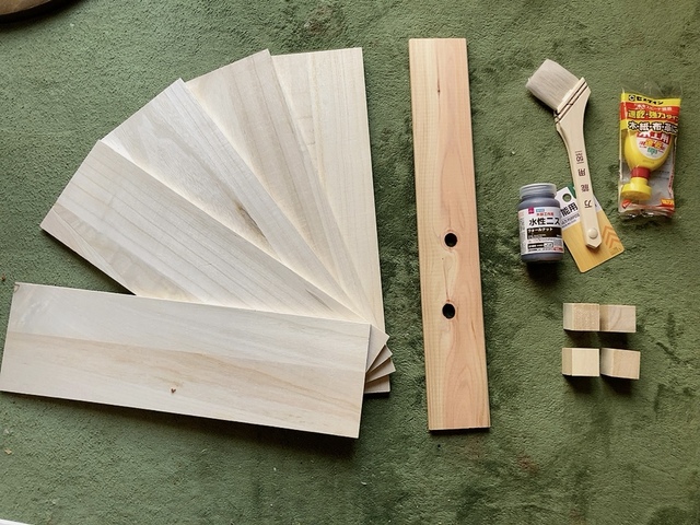 【ダイソー 木材DIYセット】絵本ラックを作っていきます