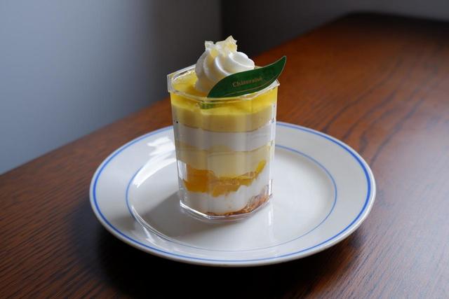 パフェのような層が美しい
