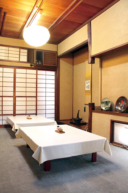 お座敷洋食 入舟（大森海岸）　内観