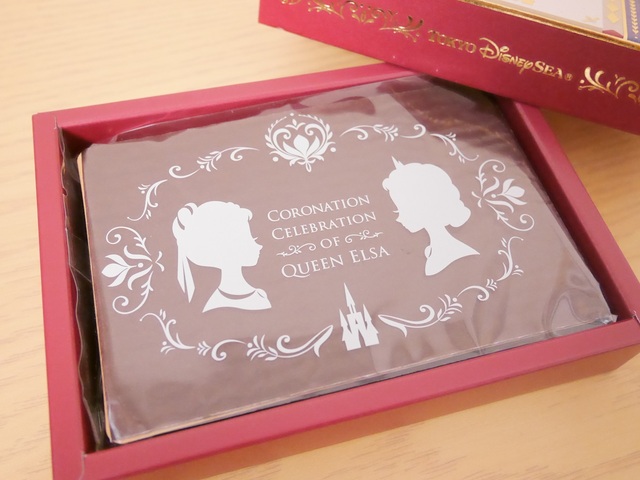 アソ―テッド・チョコレート 1,200円｜「アナとエルサのフローズンジャーニー」をテーマにしたグッズ｜東京ディズニーシー新テーマポート「ファンタジースプリングス」