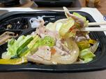 【大戸屋 豚と野菜の塩麹炒め弁当】柔らかい豚肉が美味しい！