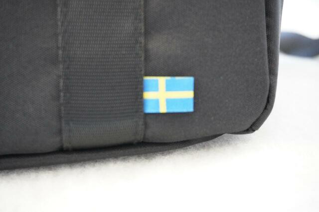 moz（モズ）誕生の地スウェーデンの国旗も