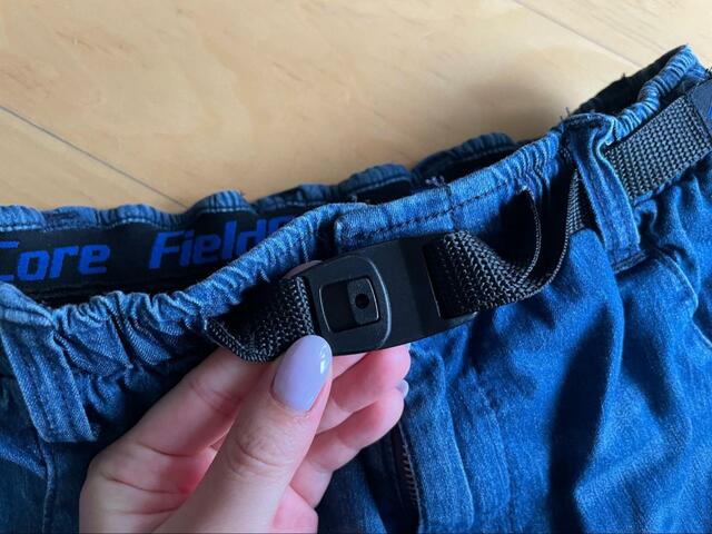 【ワークマン フレイムテック(R)デニムクライミングパンツ】ウエストの留め具は簡単に使えます