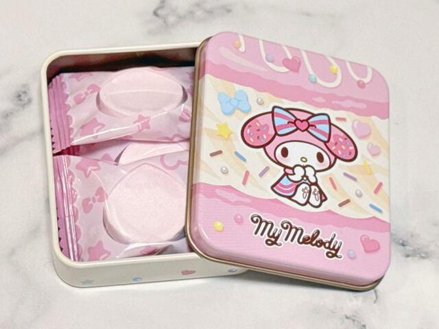 中には、いちご味のラムネが3個入り