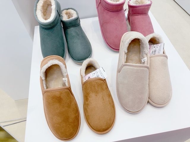 【ワークマン ムートン風ブーツ ベリーロー】手頃な価格で手に入るこのブーツは、冷たい季節に欠かせないアイテム