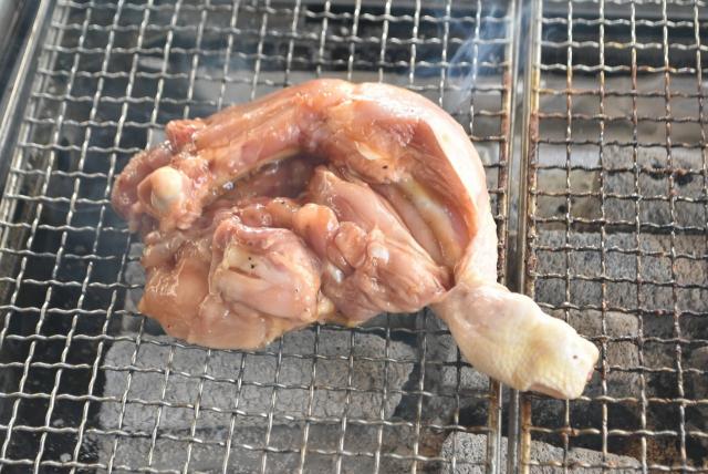 【Snow Peak TAKIBI LOUNGE／スノーピーク焚火ラウンジ】焼肉のタレに漬けこんだ鶏もも