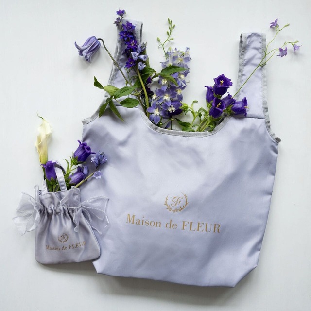 【メゾン ド フルール ショッピングバッグ(ブルー)】絶妙さが人気のグレイッシュブルー