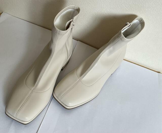 【GU ウルトラストレッチローヒールブーツ】どのカラーも合わせやすい