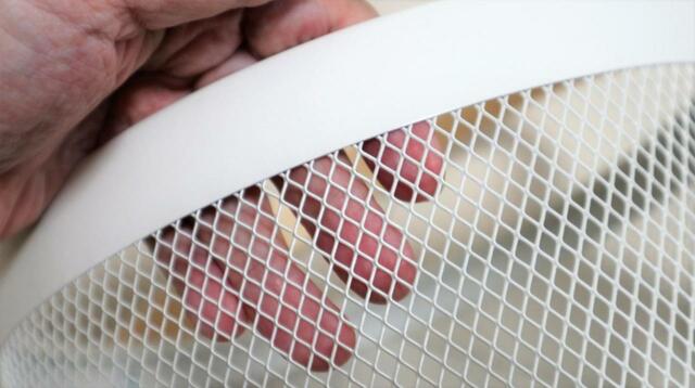 【ダイソー ワイヤーカゴ】マットなオフホワイトの塗装が上品