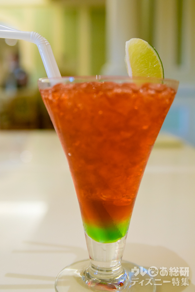 “ミニーのプレシャスモーメント・ウィズ・ユー” スペシャルノンアルコールカクテル 1,240円｜東京ディズニーランドホテル「シャーウッドガーデン・レストラン」