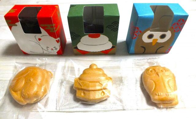 【カルディ】もへじ　手作り最中　ギフトセット　左から、ねむり猫、鏡餅、ふくろう