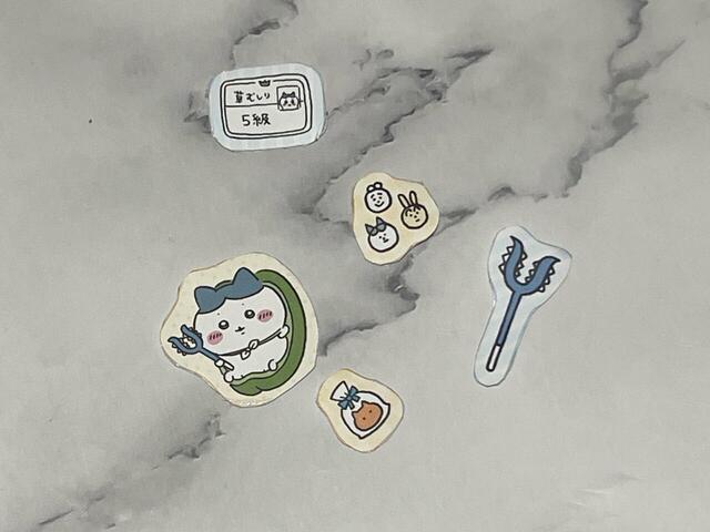 【ちいかわシールメーカー】1枚のシールシートに複数のイラストを挟んでも、問題なくシールが完成しました！
