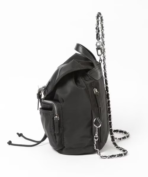 【ローリーズファームの秋冬おすすめバッグランキング 10位】「チェーンショルダーリュック」6,600円(税込)