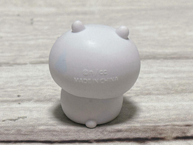 首を傾げた後ろ姿がなんともキュートです