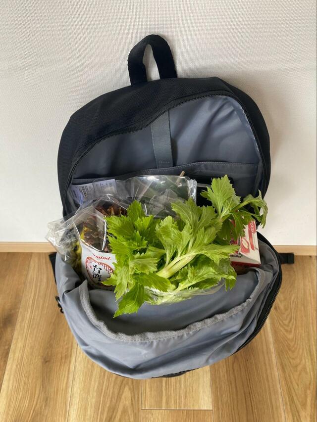 【adidas チーム バックパック 35 L】容量は約35L。お米5キロや飲み物などが入っても余裕です！