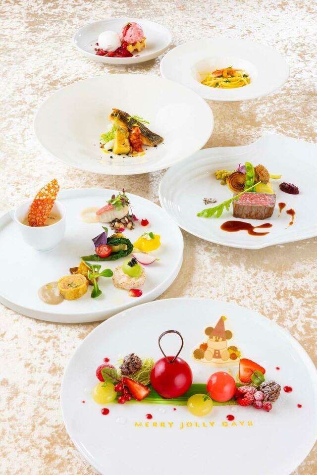 ベッラヴィスタ・ラウンジ “ディズニー・クリスマス”スペシャルディナー スカーレット・クリスマス