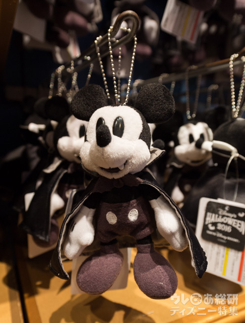 ぬいぐるみバッジ ¥1,700｜東京ディズニーランド・東京ディズニーシー「ディズニー・ハロウィーン」（2016）スペシャルグッズ