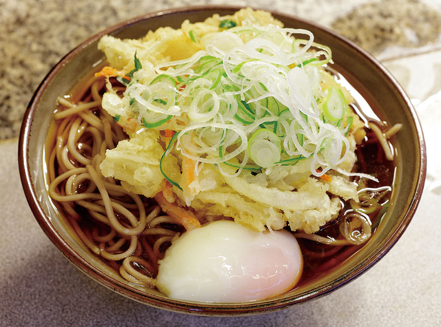 そば処 かめや 新宿店　元祖天玉そば 400円