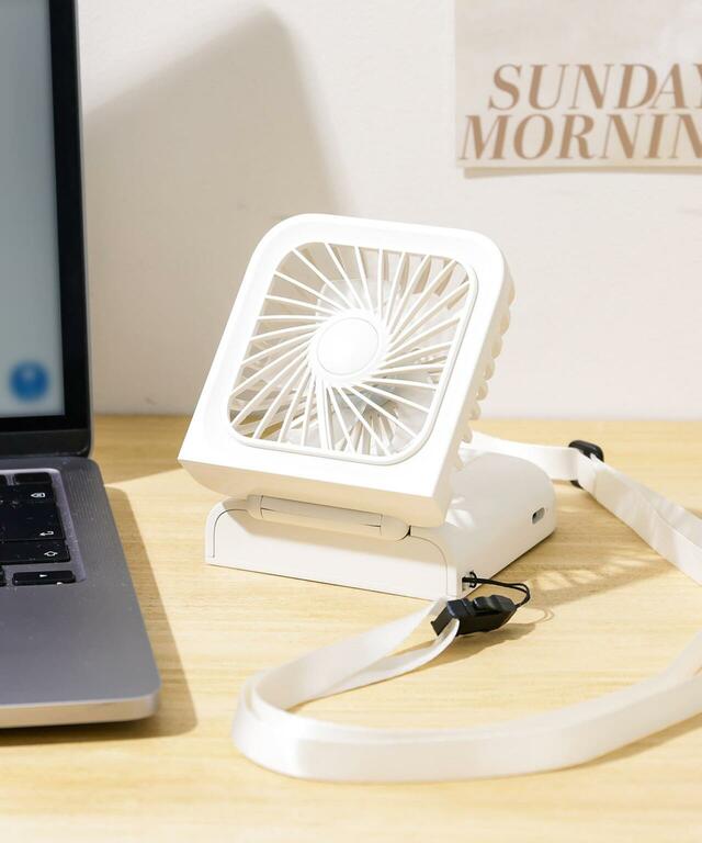 【3COINSの暑さ対策グッズ売上ランキング 2位】「4WAYハンディファン」1,650円（税込）