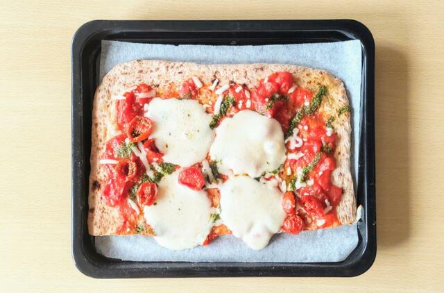 【コストコ ピンサマルゲリータ 1P 1680円】とろけたモッツァレラチーズが食欲をそそる