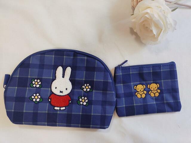 9月号増刊付録は、ミッフィーのさがら織＆刺繍チェック柄ポーチ2点セットです